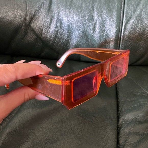 Jaquemus Sunglasses - Picture 1 of 2